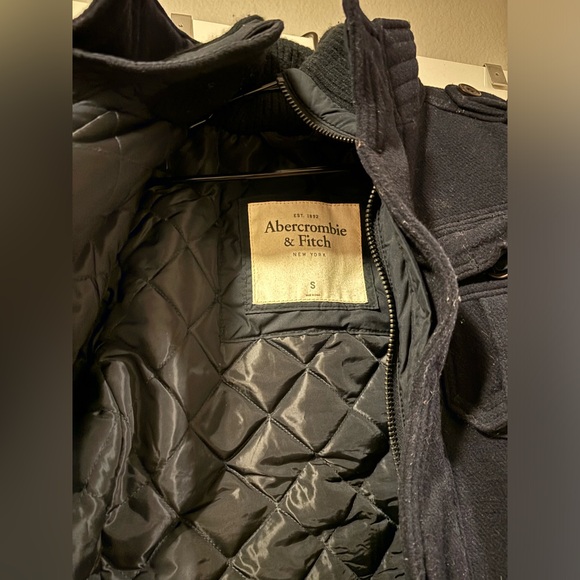 Abercrombie and Fitch men’s winter coat. - Picture 3 of 6